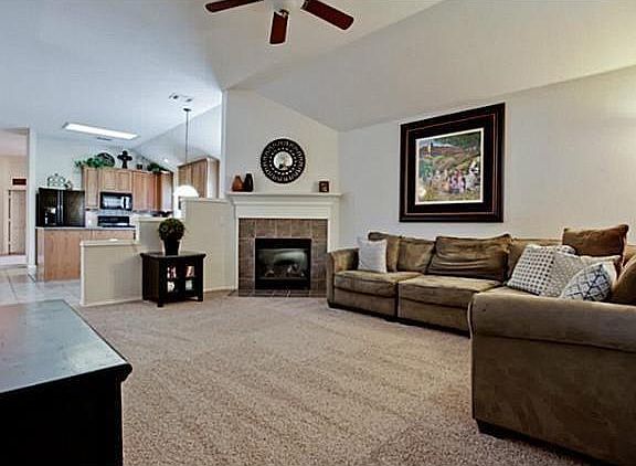5th image of 2504 Travis Dr