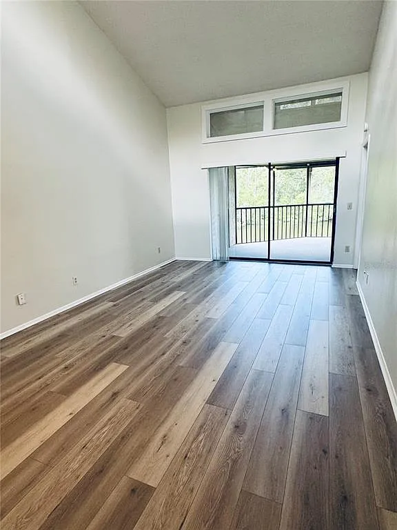 2 bed, 2.0 bath, 888 sqft, $1,650 — Photo 2
