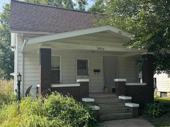458 Clark St, Galesburg, IL 61401
