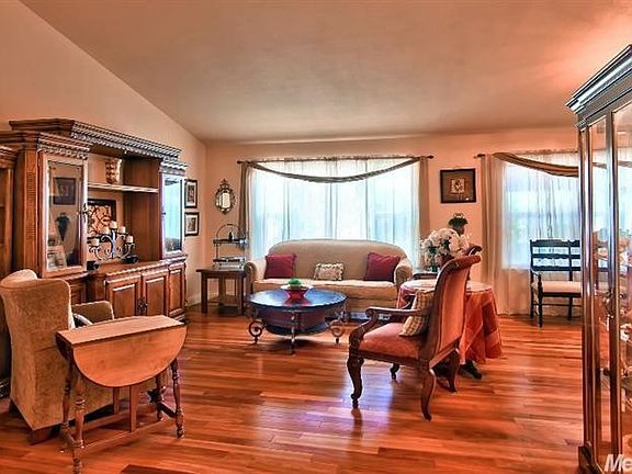 3rd image of 6470 Old Orchard Way