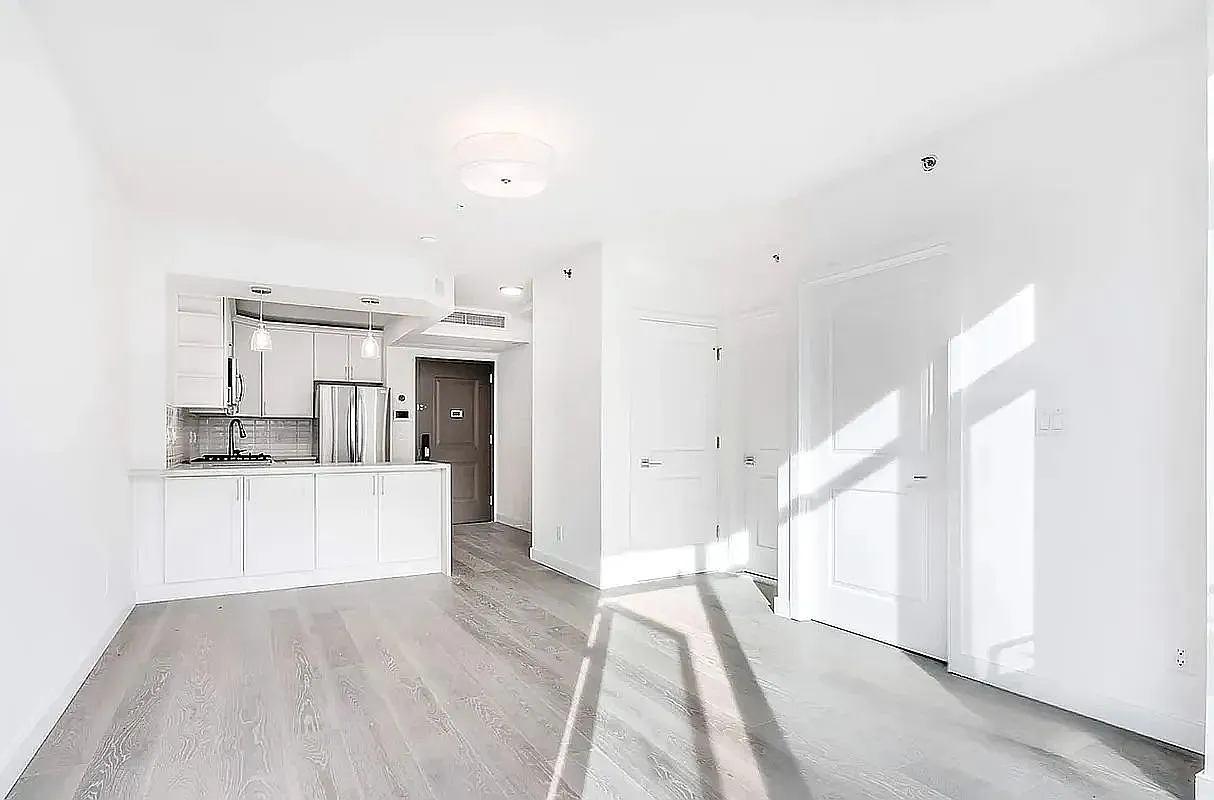 4104 27th St APT 8D photo 1
