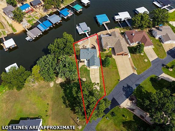 3rd image of 129 Drake Ln