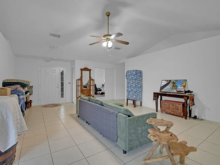 444 Island View Cir — Photo 23