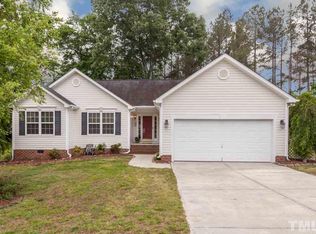 908 Brookhannah Ct, Fuquay Varina, NC 27526