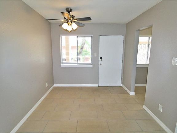 3rd image of 3001 Bee Ridge Rd #201