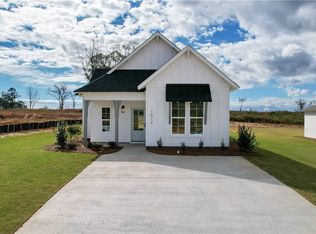 1012 Crossing Ct E, Valley, AL 36854