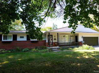 1227 N Jackson St, Lapeer, MI 48446