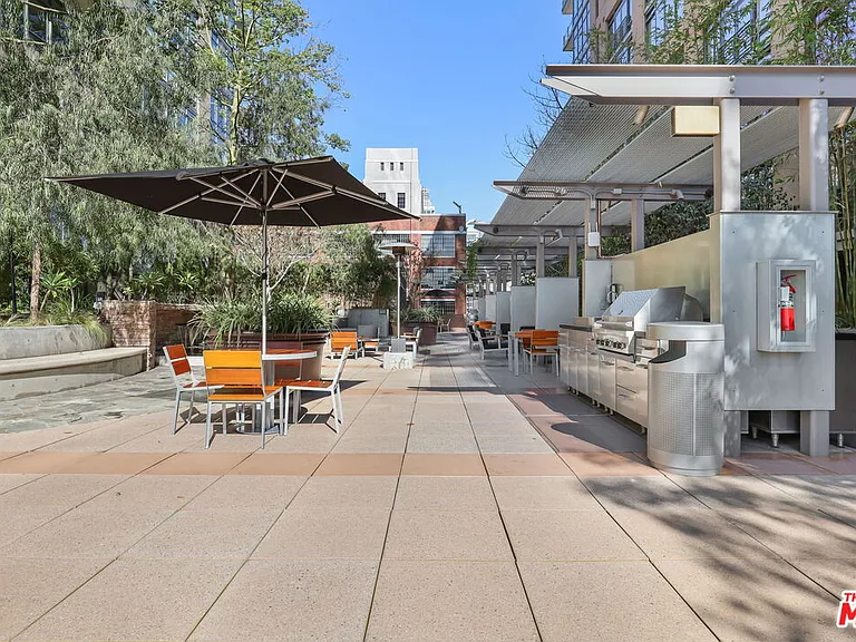 1111 S Grand Ave #916 — Photo 38