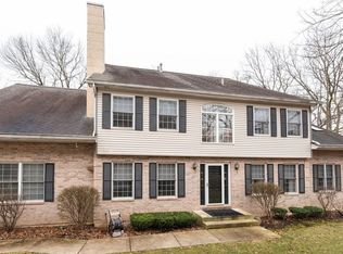 1348 Laurel Oaks Dr, Streamwood, IL 60107