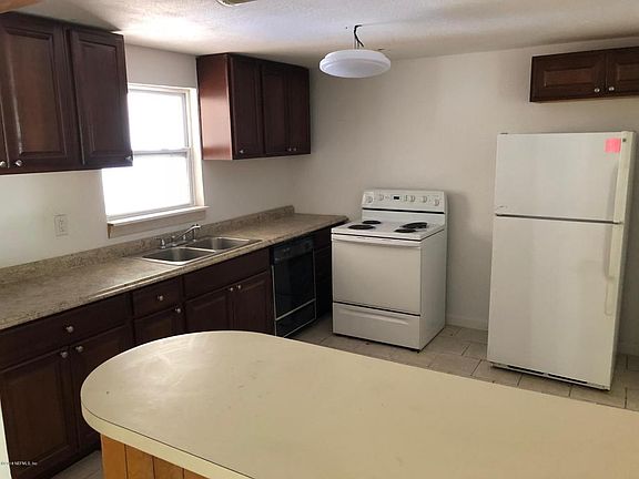 3rd image of 6966 Sonora Dr N