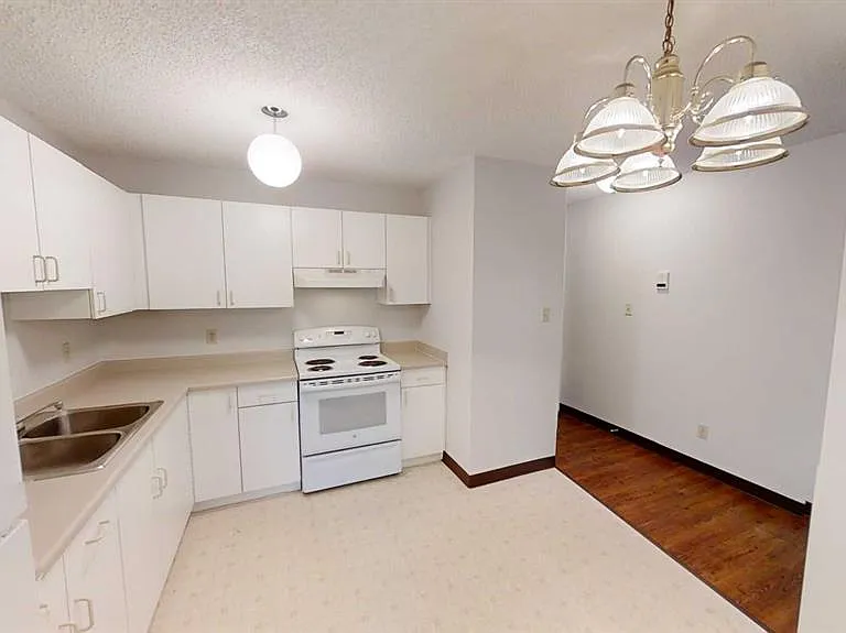 5117 44th St #201 — Photo 3