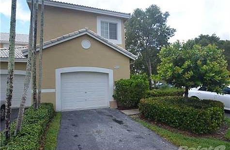 3rd image of 2115 Madeira Dr