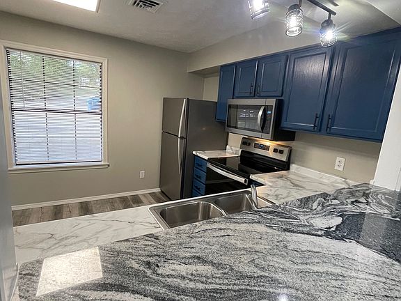 2nd image of 179 Calvin Way Cir #A