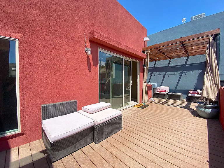 4004 Camelot Hts #B — Photo 32