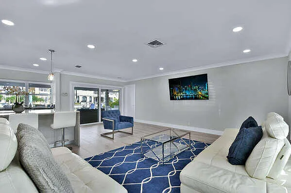839 Enfield St — Photo 7