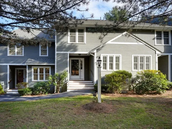 88 Laurelwood Dr, Hopedale, MA 01747