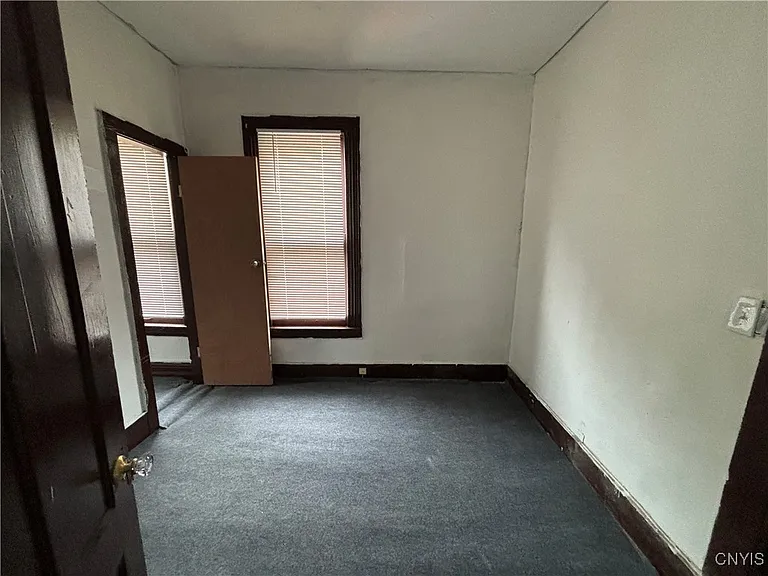 304 Hartson St — Photo 7