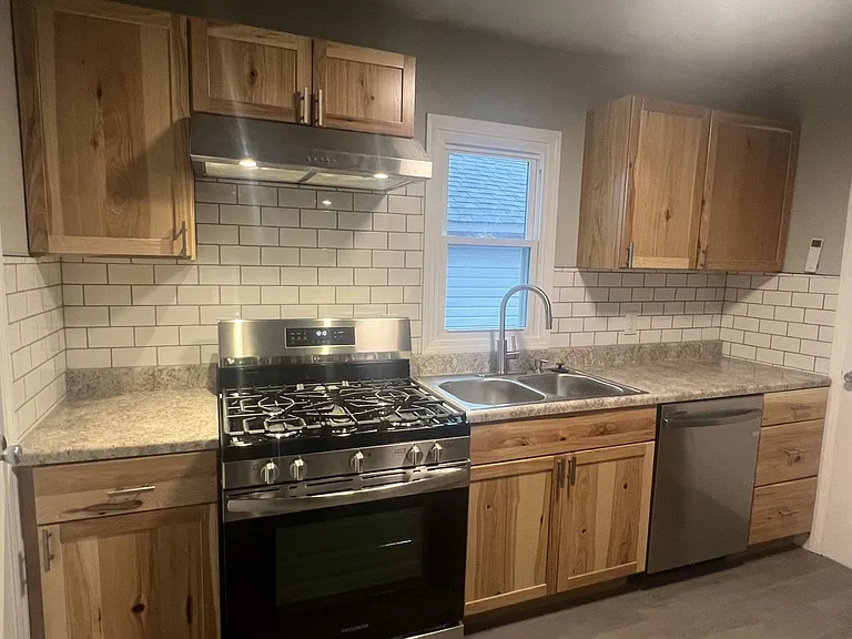 902 S Moffet Ave — Photo 10