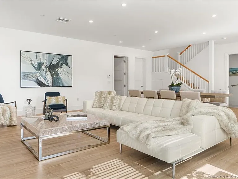 55 SE Seminole St #1-A — Photo 16
