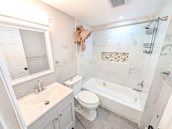 2nd image of 93 E 57th St #B