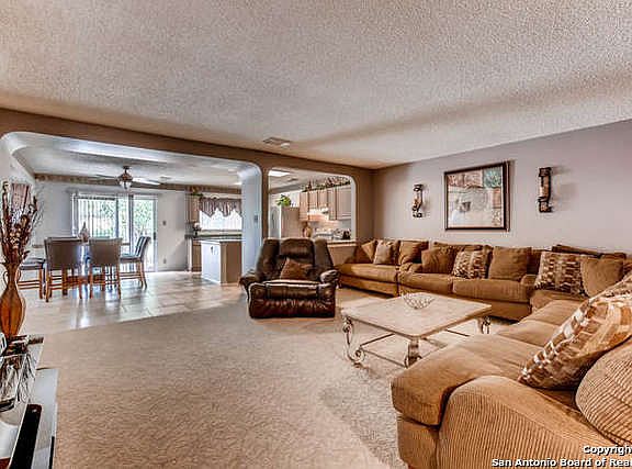 5th image of 10426 Pelican Oak Dr