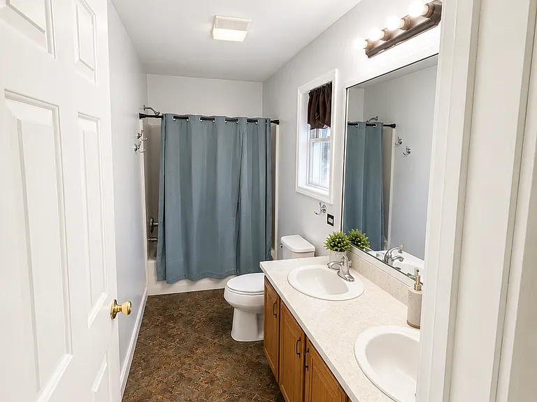 732 Old Kings Rd — Photo 4