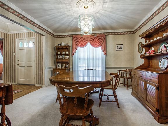 4th image of 1109 Chapel Creek Ct