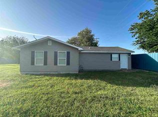 146 NE Pine Ave, Elgin, OK 73538
