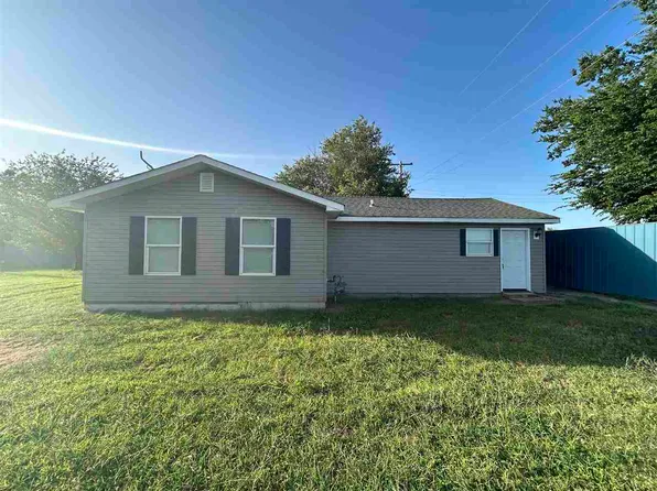 146 NE Pine Ave, Elgin, OK 73538