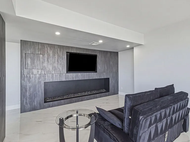 3111 Bel Air Dr #28H — Photo 23