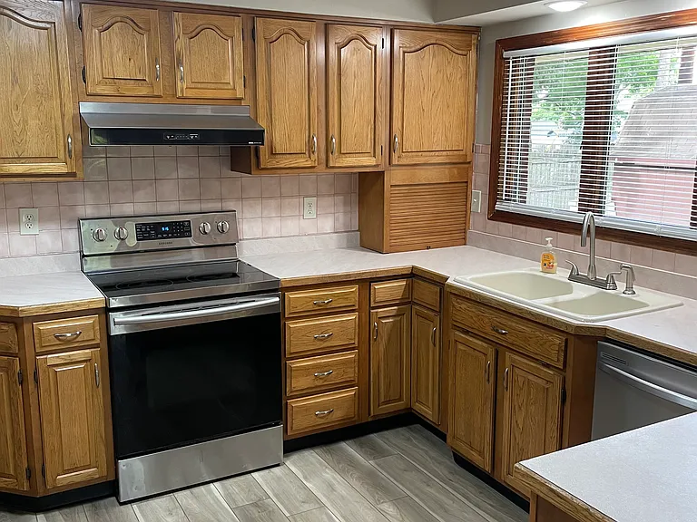 7431 Troy Manor Rd — Photo 3