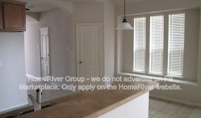 410 Marshall Way — Photo 6