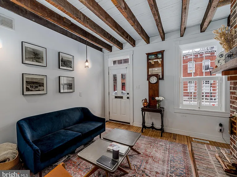 803 S Bond St — Photo 4