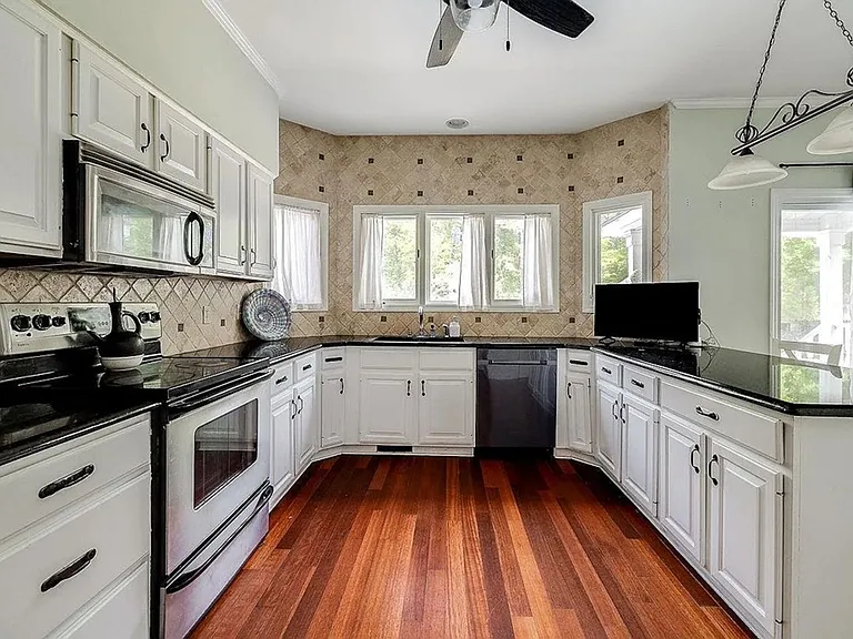 113 Cypress Dr — Photo 7