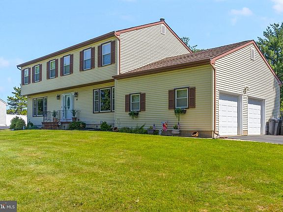 3rd image of 99 Willis Dr