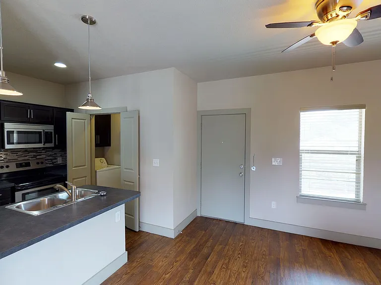 1212 Greenlee St — Photo 18