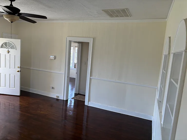 4214 Central St — Photo 2