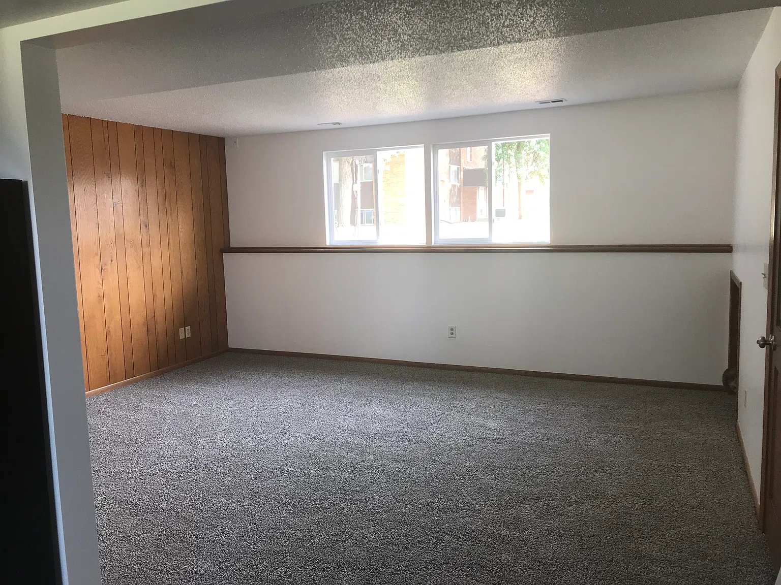 2 bed, 834 sqft, $1,050 — Photo 4