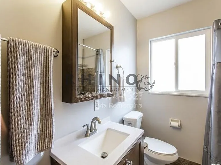 615 E Grand St #3 — Photo 10