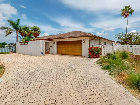 5960 Bahama Way N, Saint Pete Beach, FL 33706