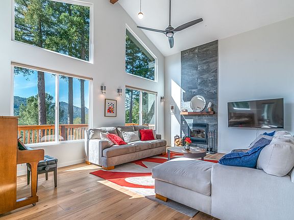 3rd image of 325 Crows Nest Dr