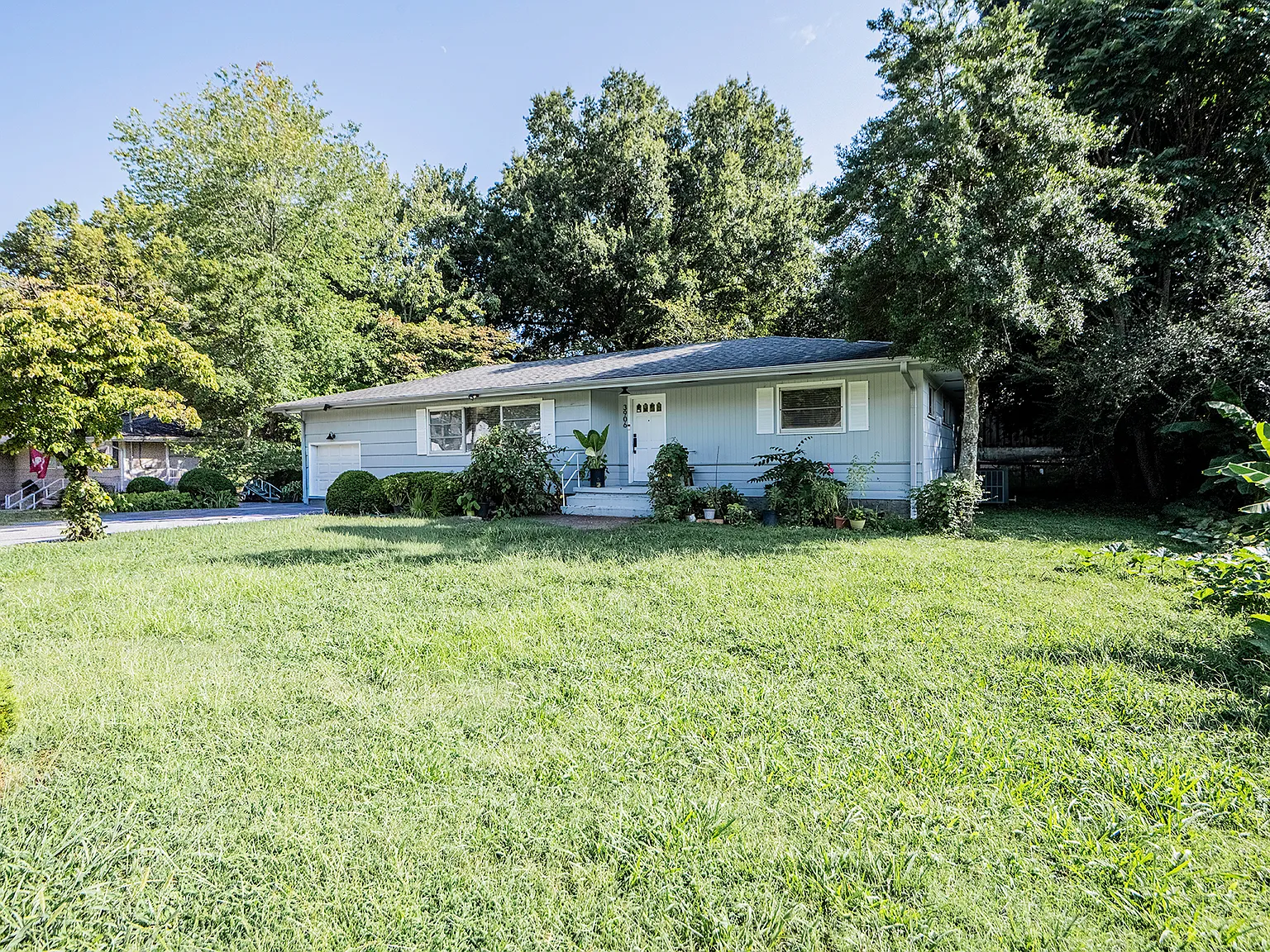 3 bed, 1840 sqft, $2,200 — Photo 1