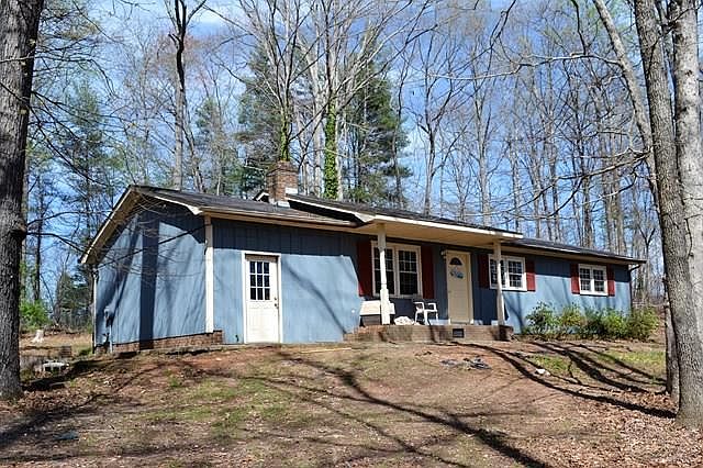1st image of 160 Sweetbrier Ln