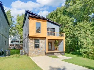 18 Crestwood Dr, Hartwell, GA 30643