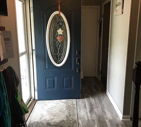 3rd image of 588 Louise Dr