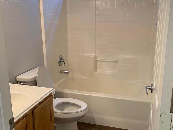 5th image of 1056 Las Palmas Entrada Ave