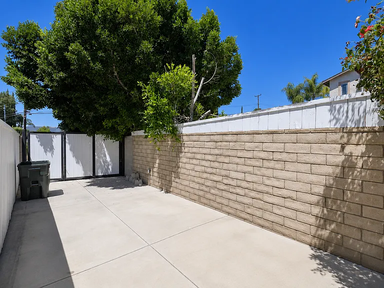 526 Houston Dr — Photo 29