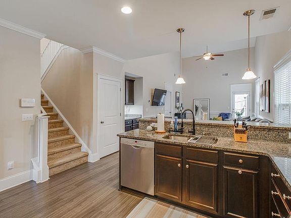4th image of 344 Dawsons Park Dr
