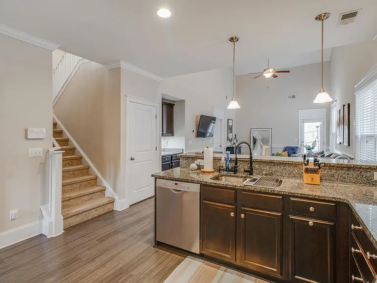 344 Dawsons Park Dr — Photo 4