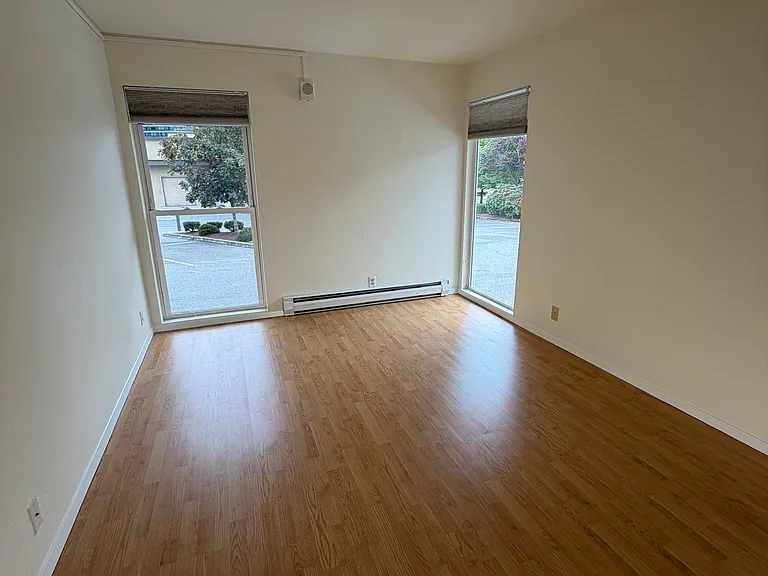 812 100th Ave NE #101 — Photo 4